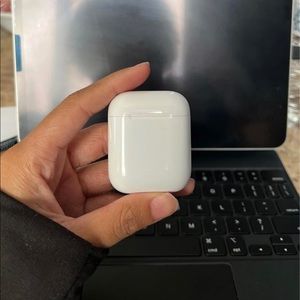 Apple AirPods (2nd generation)